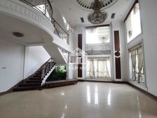 滨江别墅区 6房2厅490万