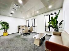 东三环双地铁 乐成中心 百环大厦331平精装遗留带家具出租