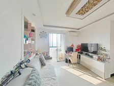 阁楼已经装修好了,小区中间位置,拎包入住,可谈