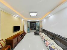 星湖国际 纯真真小洋房 次顶楼,特色宽敞明亮的窗户