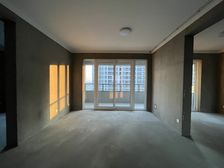 新兴岚湾小区4室2厅2卫南朝向145.0万元/套出售