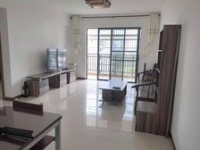 万宁万利隆花园 交通便利 房龄新 南北通透 精装修 满五