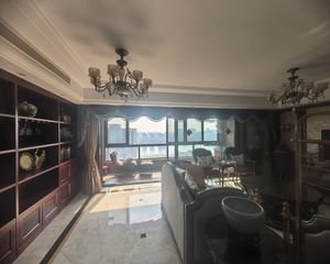 世茂滨江府4室2厅2卫南朝向650.0万元/套出售