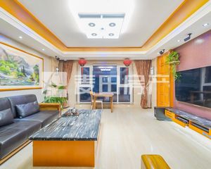 东湖湾三期首推大四居 南北通透精装修 户型采光好 中高层