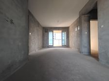 公园一环,洋房带80平露台140万