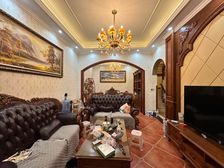 巴南区 旭辉城 五房 220万