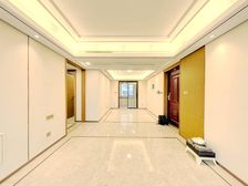 翡翠东方府(洋房)中庭位置,全新精装修未入住,采光无遮挡