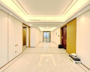 诚售!!海尔翡翠东方精装洋房129 4居室楼层位置佳