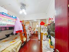 花园旁,中间楼层一室半,采光嘎嘎亮,随时看