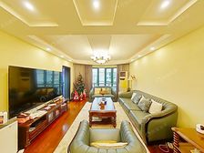 复式上下三层,自住装修,园林小区,6.7双轨交通,诚心出售,