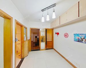 泾华新村南北两房带电梯位置好不靠路