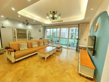 杨家坪西城天街旁 2号线和18号线旁 次新小区