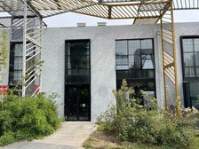 常营一层带院285平 特价出 3间到顶隔间 精装修 随时看