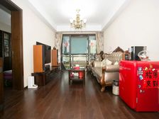 内环边向阳房型!南面是荷花池塘,品牌精装修拎包住,有新风地暖