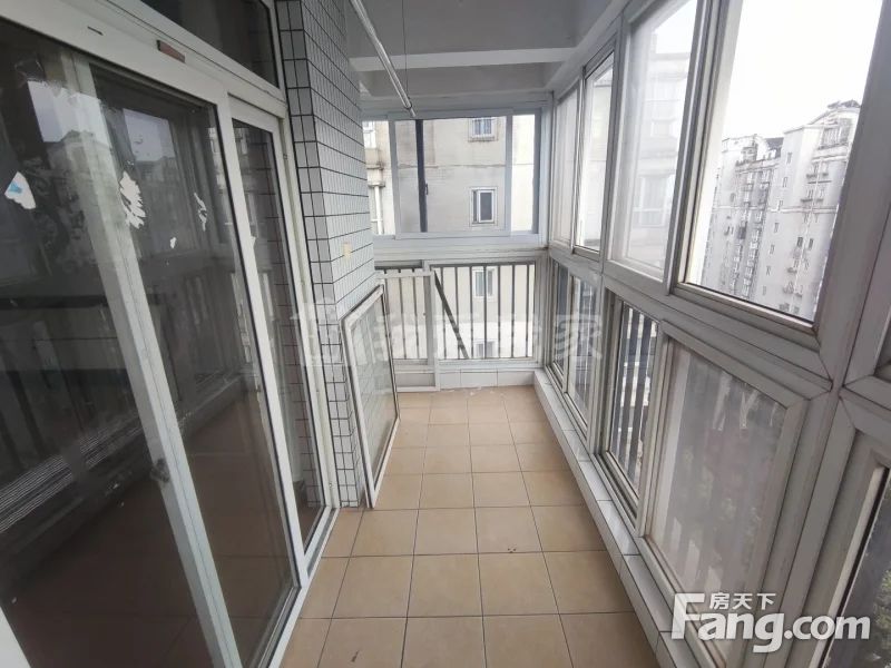 景福苑精装两房户型方正距离红梅公园很近