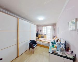 双榆树北路东南正规2居 公房可多贷 看房很方便 诚意出售