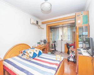 满五税少,建|平对面,一路之隔,诚心出售,价|格可谈