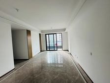 保利天悦 房东诚心出售6月份满两年,可随时看房