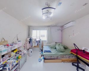 东二环内,广渠门绿景苑开间满五年紧领龙潭湖公园