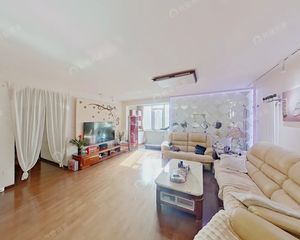 小区4号楼,东南角,满五,带车位!先看房!