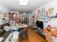 一楼带花园,小区中间位置,满五且一,9号民雷路,看房随时