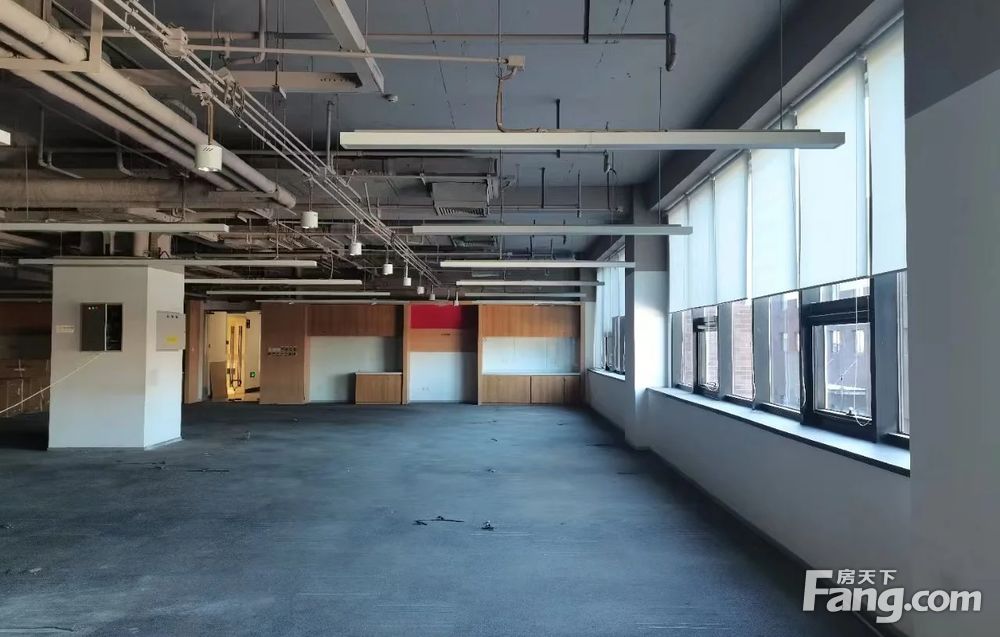 启明国际大厦三网通网络新风系统正南面采光紧邻地铁交通