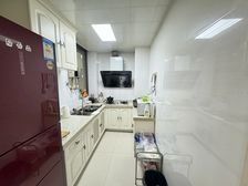 新里西斯莱公馆2房南精装真实好房