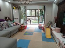 水岸枫情3室2厅1卫南朝向150.0万元/套出售