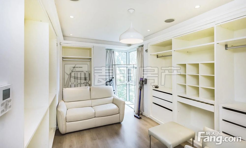 出售 华贸公寓 2室 南北 简装修,北京朝阳大望路华贸公寓二手房 两室