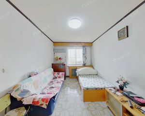西城广安门东向满五采光好两居