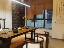 静安火车站旁(再次降价急售,带车位)大三房,精装可拎包入住