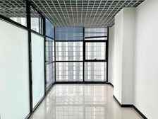 航城广场132平 特价7000 遗留精装 大落地窗 采光好