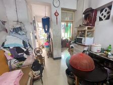 红星隔壁单位低层 两房45平不占户口产权清晰 可贷款