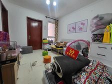 海怡庄园1室1厅精装修