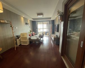 万科江湾府3室2厅1卫南朝向235.0万元/套出售