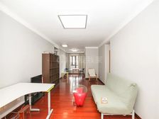 双轨交位置好、带超大花园、配套齐全、双子塔脚下,交通便利,