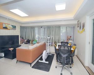 三开间朝南 万科开发商精装 诚心出售 房子满5年