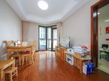 安静位置中区景观房,三房朝南,开发商精装修,有车位,看房方便