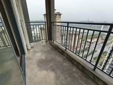 医科大单位房送车位!看江!地铁口随时可以看房!