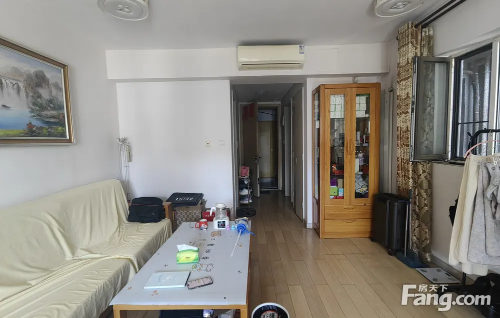 正南季景华庭1室1厅精装修