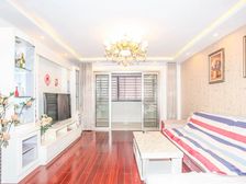 带阁楼,精装修拎包入住,小区车位充裕,看房随时