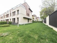 新出星河丹堤联排别墅 边户 毛坯 大院子 随时看房