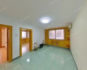 月坛 南北通透3居室 正规客厅 1999年建成 低楼层