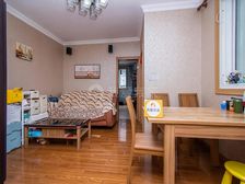 耀江居委,入户黄外D同,双一梯队,金中苑,大三房,全明户型