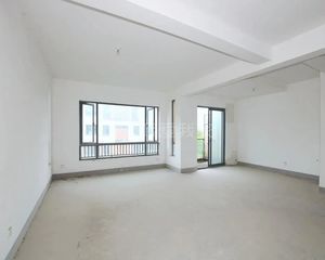 顶跃大面积 全明东边套户型.南北通透.采光无忧.