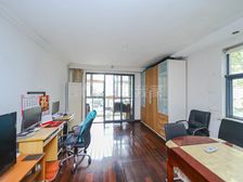 万科五期中间位置两房,苏豪街旁,诚意出售。