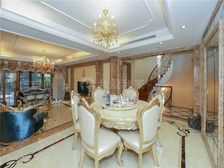 新上叠加别墅 百万豪装 全屋地暖 带车库 金桥国际,捡漏急售