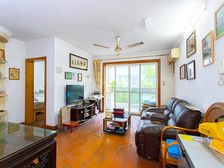 精装两房,地段佳,看房方便,房东诚心出售