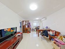 新上南北向两居室,低楼层,采光好视野棒,精装修小区中间位置,