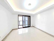 庄市 朝南 精装修 双卫格局 有电梯 次新房 临地铁